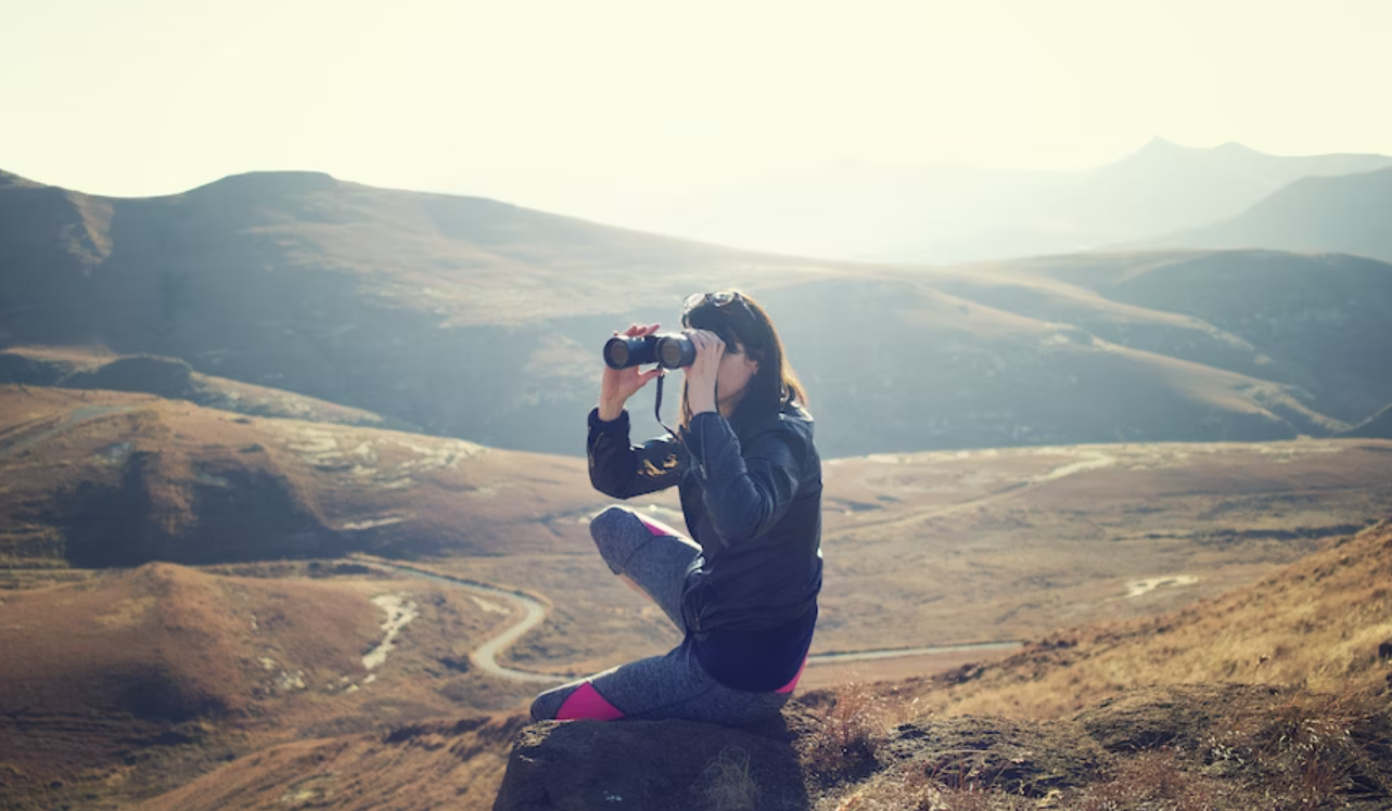 Exploring Nature: Binoculars and Optics for Birdwatching and Wildlife Observation